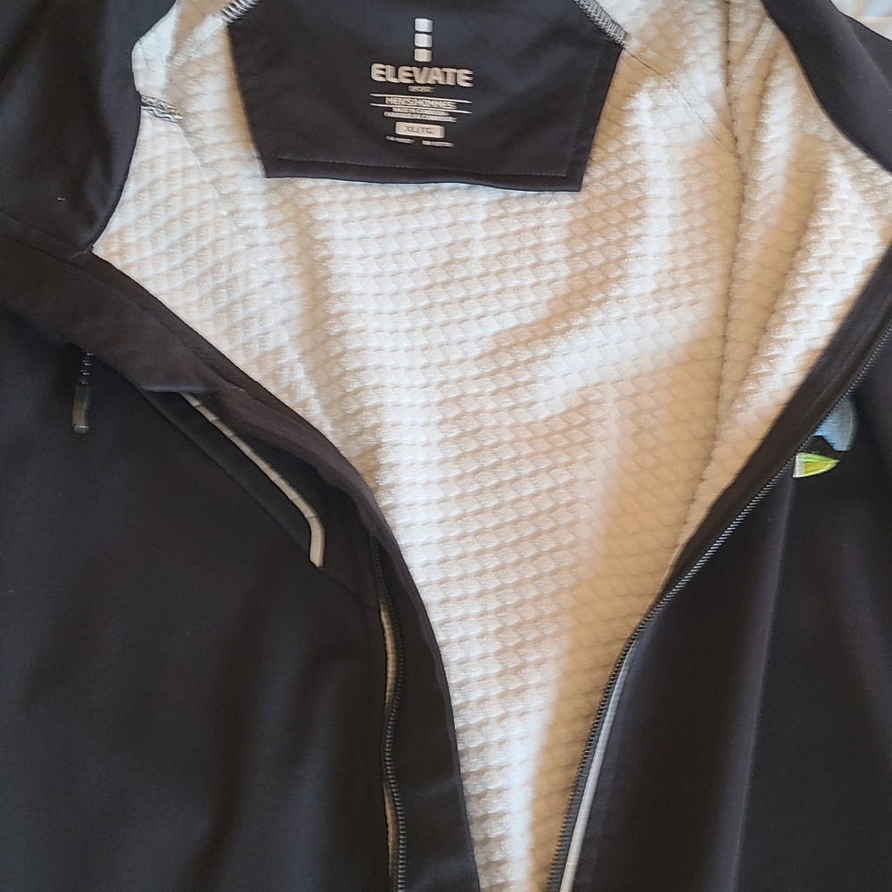Men's Jacket. - Picture 3 of 3